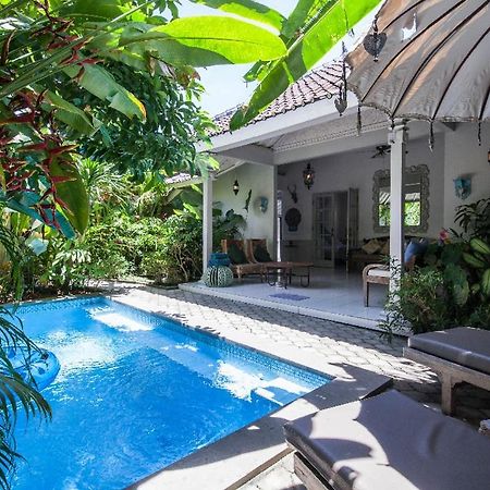 Hideaways Seminyak Villa Exterior photo